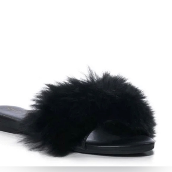Foxy Basic Fur Flat Sandal - Picture 5 of 6